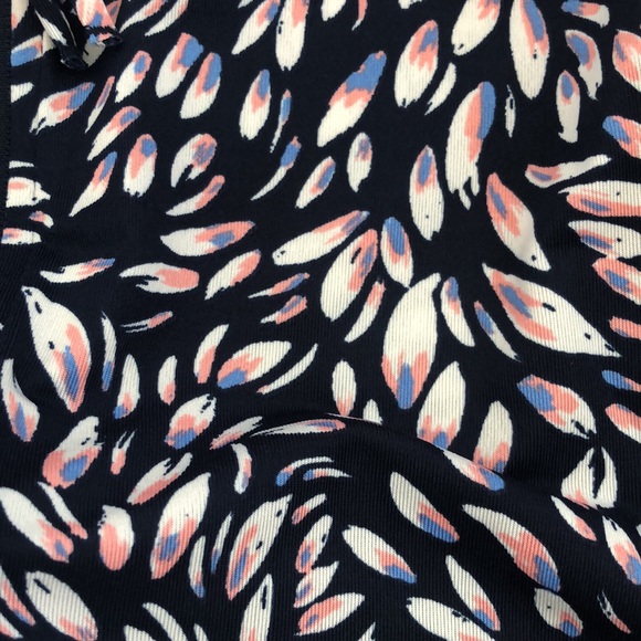 Carve body sun dress small rash guard - Picture 2 of 4